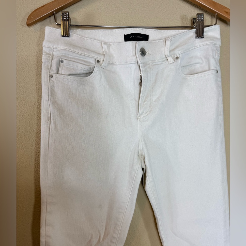 Ann Taylor Women's Crisp off white Skinny Jeans size 4